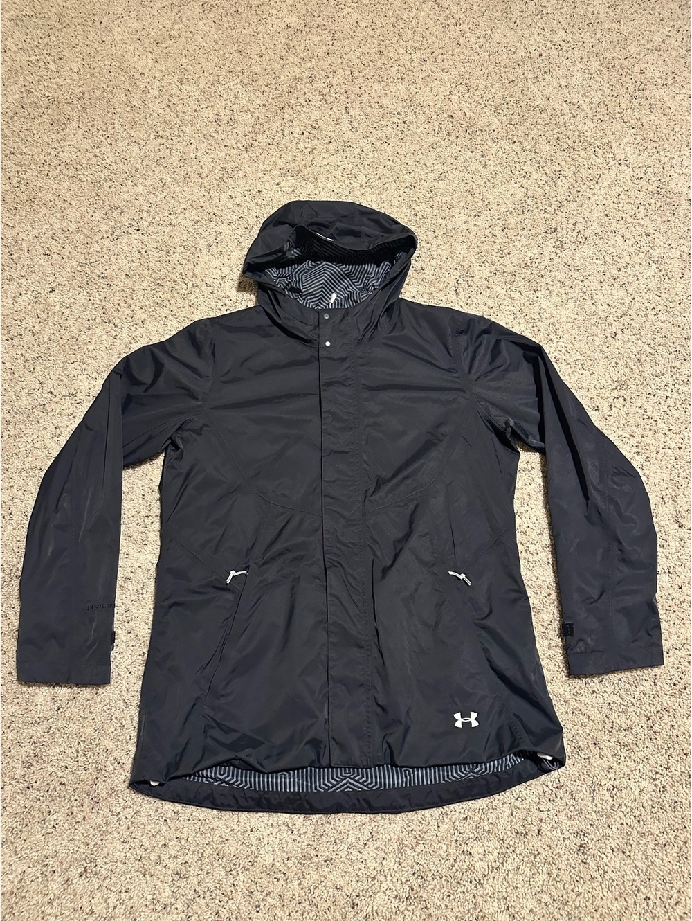 Under Armour Women's Black Waterproof Hooded Jacket Medium